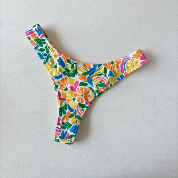 NWOT Wild Fable Scoop Front Ultra Cheeky Ultra High Leg Bikini Bottom Medium - Picture 3 of 3